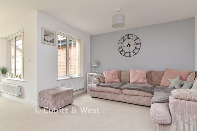 9, Clarks Croft, Lewes photo 3