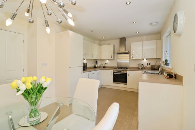23, Hornbeam Drive, Chesterfield photo 2