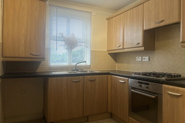 2, Laxey Close, Oldham photo 4