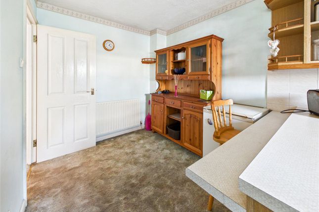 24, Priors Way, Colchester photo 3
