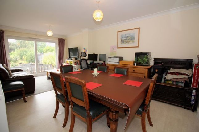The Knoll Kingswinford DY6 4 Bedroom Detached House For Sale 