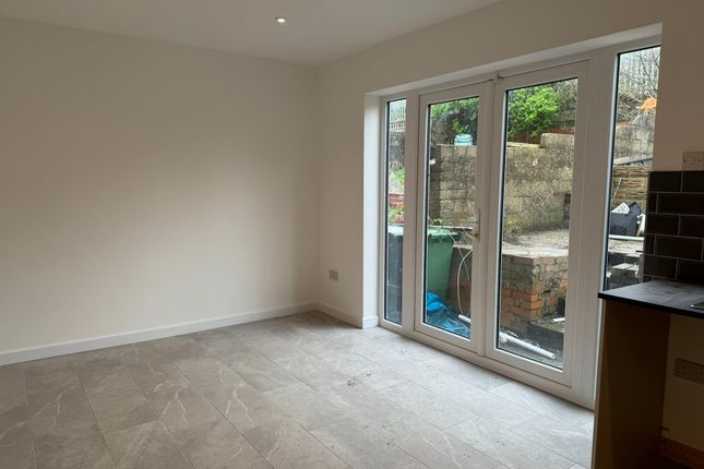 119 Ffordd Yr Eglwys, Bridgend photo 4