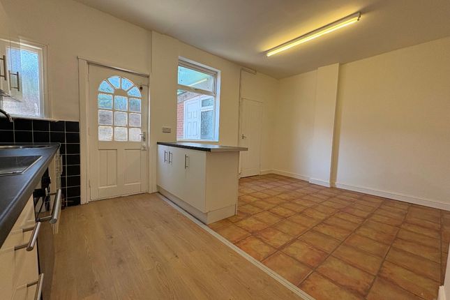 82 Hanover Street, Rochdale photo 4