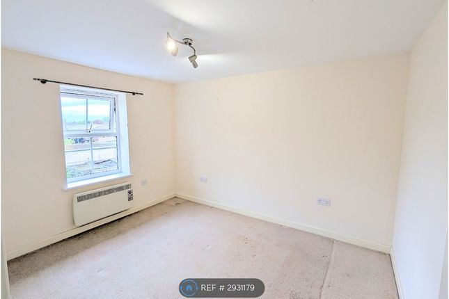 Flat  Caxton Lodge, Dellsome Lane, Welham Green photo 5