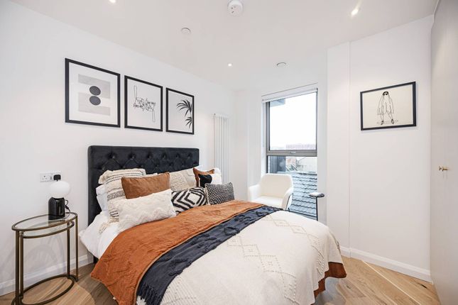 Flat to rent in Icon Heights, Wood Green, London
