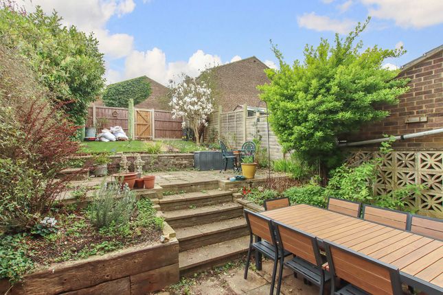 74, Tattershall Drive, Hemel Hempstead photo 2