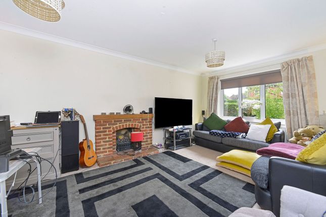 6 Napper Place, Cranleigh, Surrey photo 2