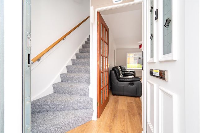 33, Macbeth Road, Dunfermline photo 2