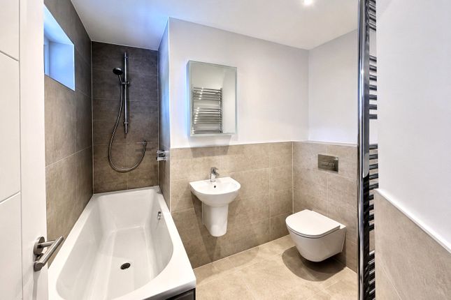58A, High Street, Ascot photo 3