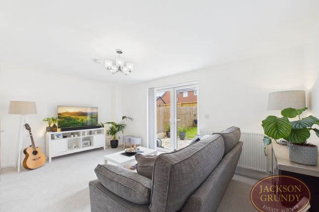 32, Kipling Way, Northampton photo 3