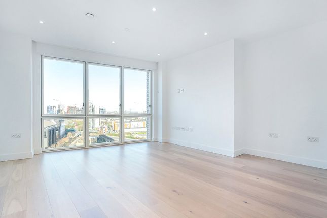Royal Captain Court, Blackwall Reach photo 2