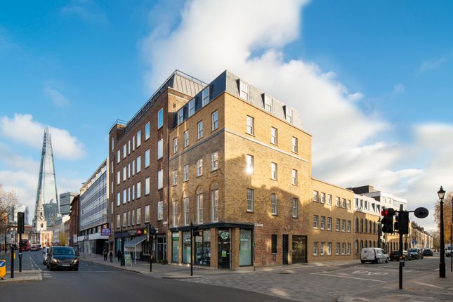 Office to let in Trinity Street, London