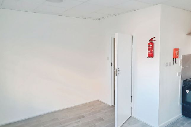 Flat 3, 89-101 Belgrave Road, Leicester photo 3