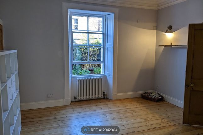 Hugh Miller Place, Edinburgh photo 3