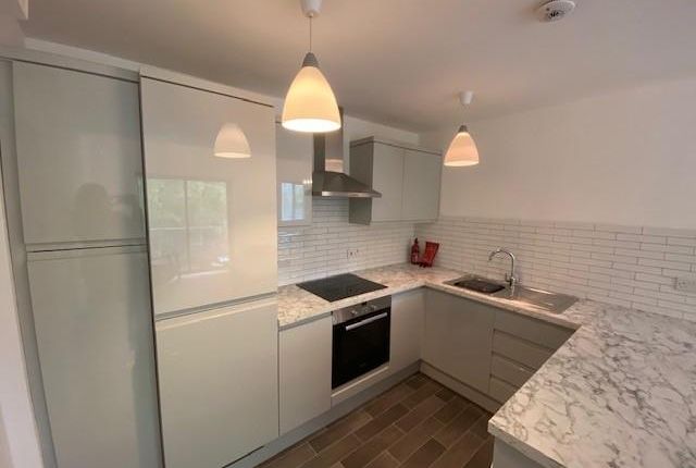 Flat 10, Elm Park Court, Lapwing Lane, Didsbury photo 5