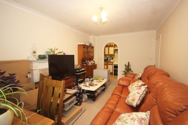 46, Kathleen Godfree Court, Wimbledon photo 4