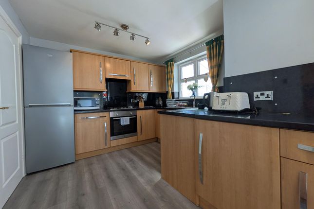 45, Islawen Meadows, Bridgend photo 3
