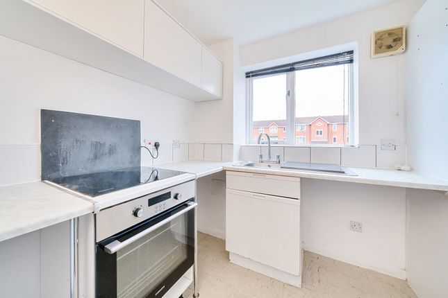 Flat for sale in New Road, Mitcham
