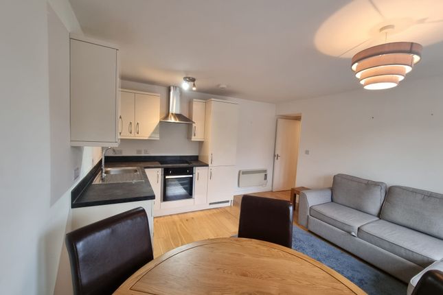 Modern 2 Bed, 2 Bath Apartment With Allocated Parking