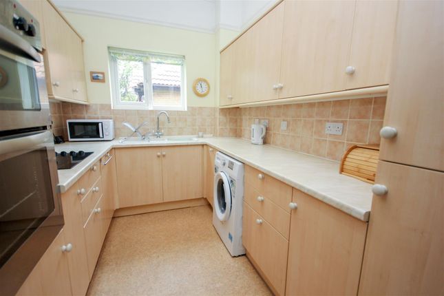 Flat for sale in Park Road, Rushden