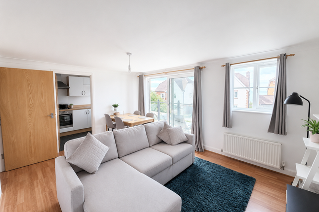 13 Lower Corniche, Hythe photo 5