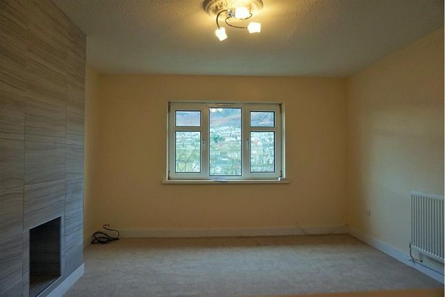 Thumbnail Flat to rent in Rowan Close, Mountain Ash