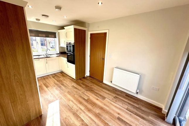 7, Jubilee Way, Newent photo 4