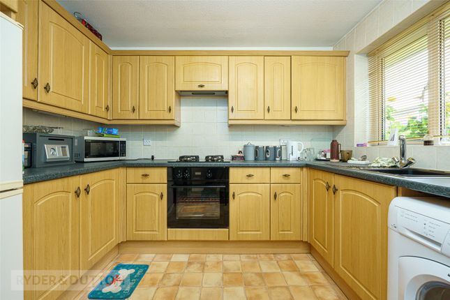 26, Cheviot Avenue, Holmfirth photo 4
