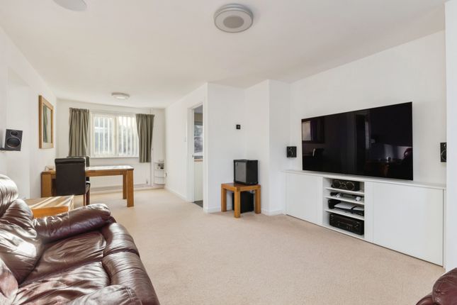 99, Lime Tree Avenue, Norfolk photo 2