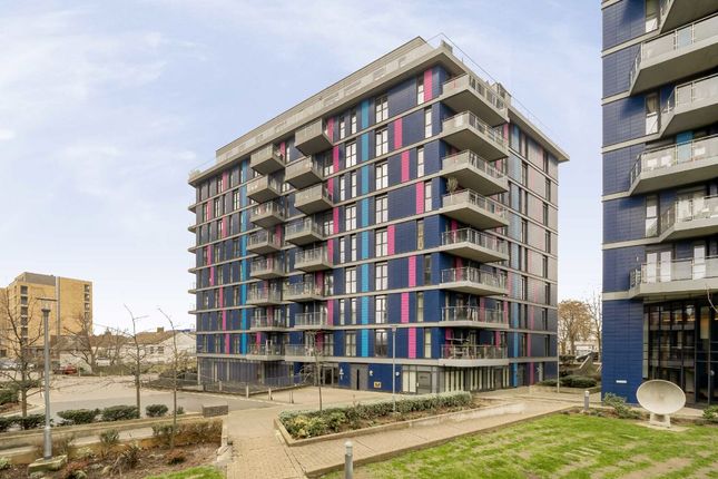 1-bed flat on Flat 25, Cosgrove House, Hatton Road, Wembley, £269,950