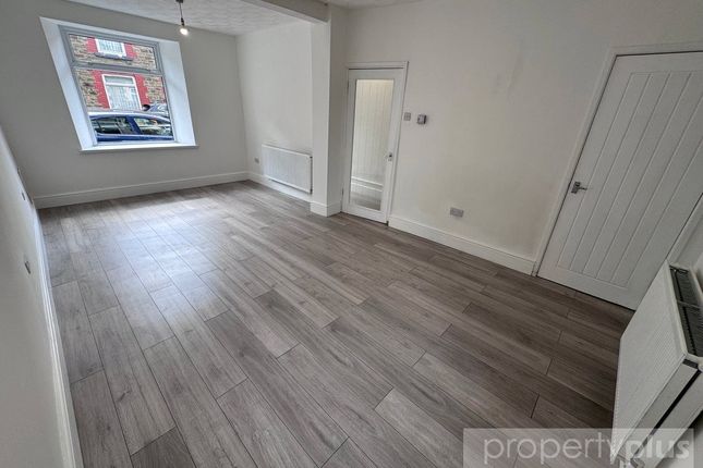 18, Eileen Place, Treorchy photo 3