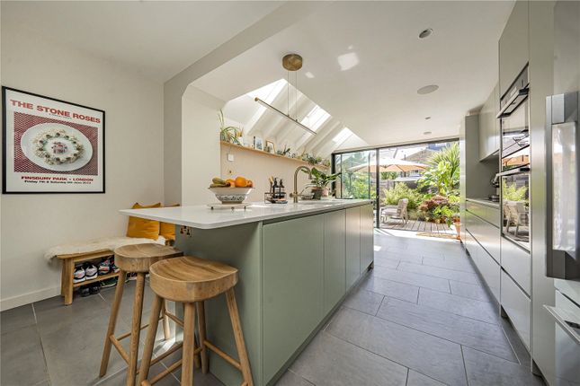 84, Victor Road, Teddington photo 2