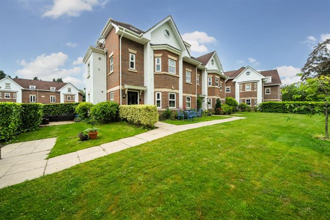 Thumbnail Flat for sale in Wiltshire Place, Wiltshire Road, Wokingham, Berkshire