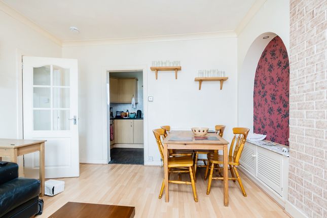 Flat E, 43 , Grampian Place, Aberdeen photo 4