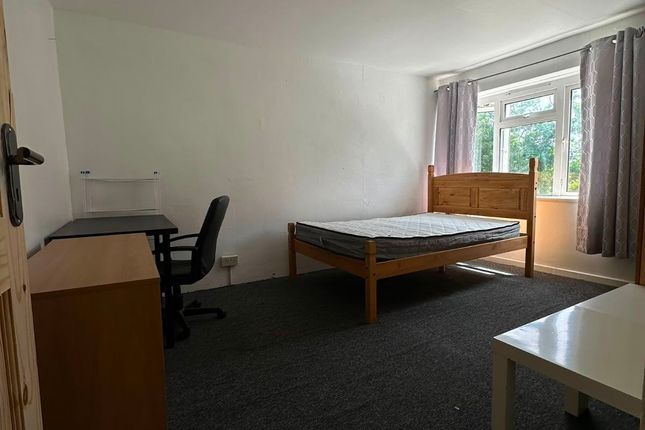 52 Bolster Grove, London photo 4