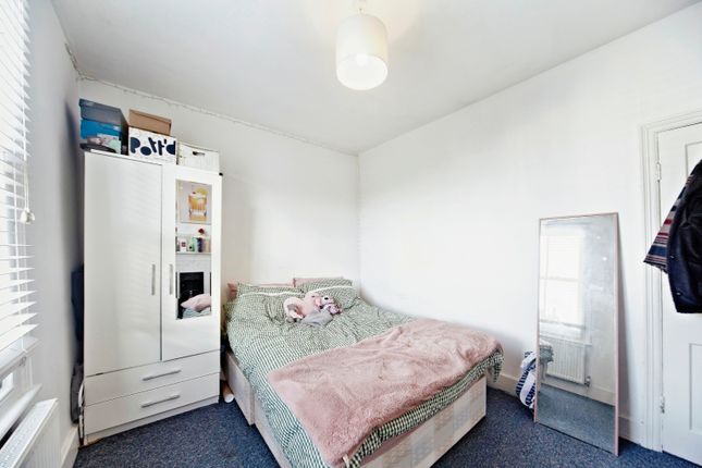 Flat for sale in 142 Church Lane, Tooting