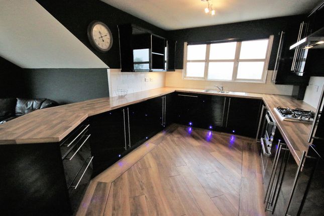 Flat 20 Queens Court, Wardley Street, Wigan photo 4
