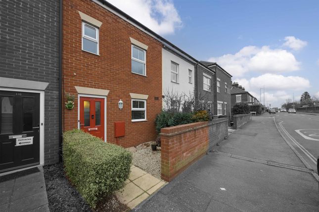 Thumbnail Town house for sale in Silver Road, Norwich