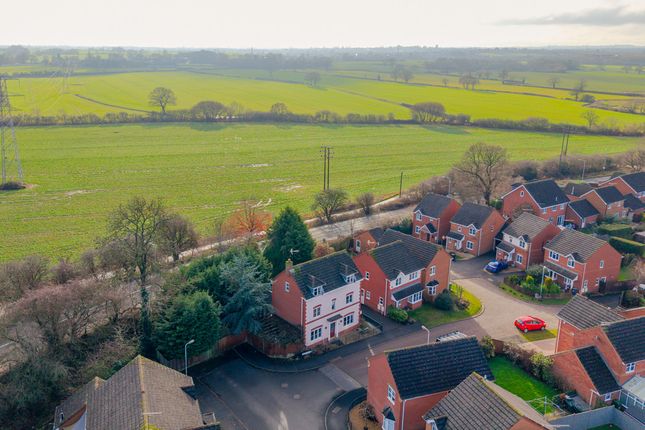 62, Upton Drive, Nuneaton photo 2