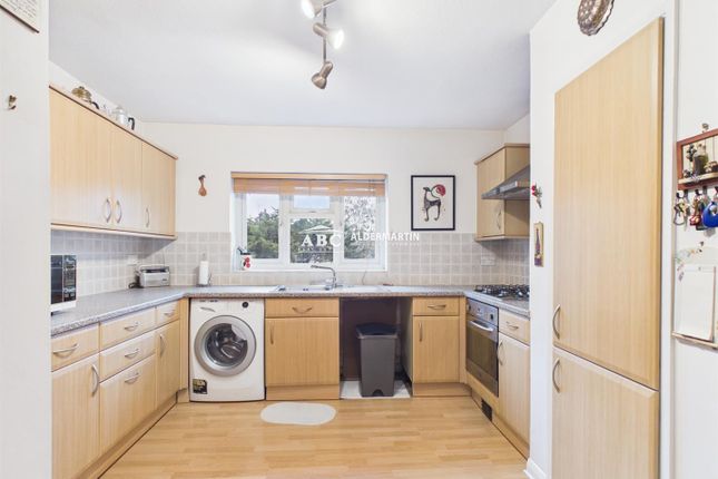 Edgwarebury Lane, Edgware photo 3