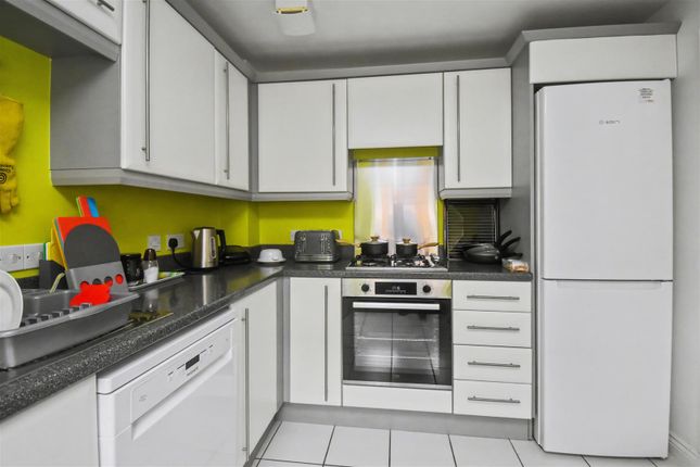 83, Conyger Close, Corby photo 2