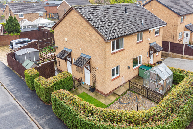1-bed semi-detached on Hazel Avenue, Leeds, £165,000
