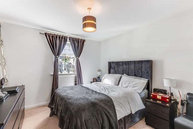 30, Burnstall Crescent, Ilkley photo 4