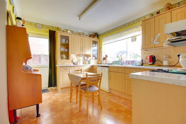 11, Priory Close, Needingworth photo 3