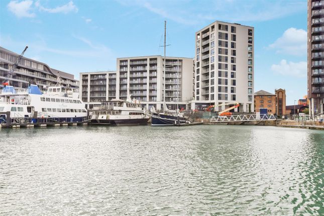 Thumbnail Flat for sale in Alexandra Wharf, Ocean Village