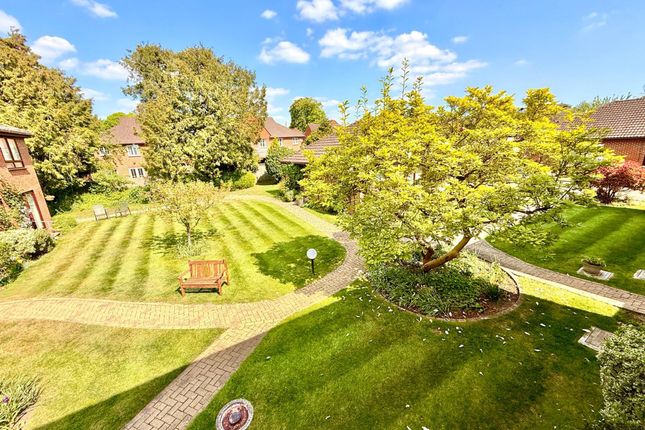 14 Greville Court Greville Park Road, Ashtead photo 3