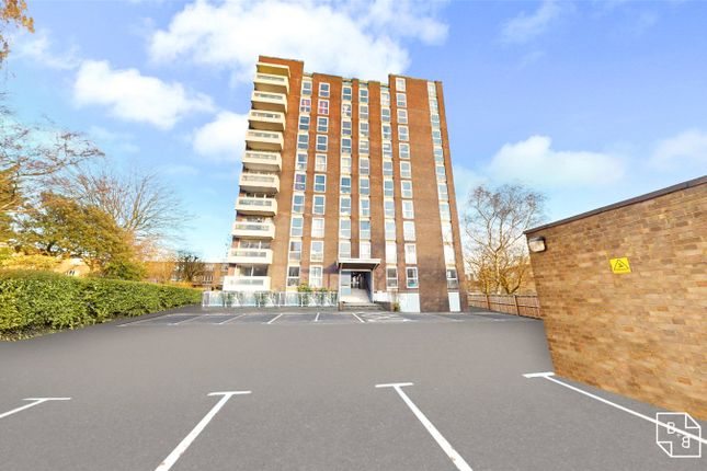 Flat for sale in Maybourne Grange, Turnpike Link, Croydon