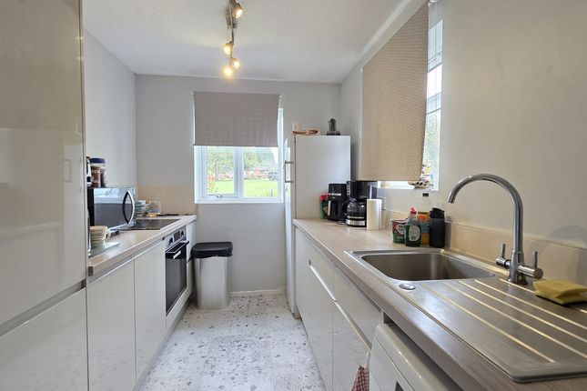 13, Wulfstan Drive, Long Itchington photo 4