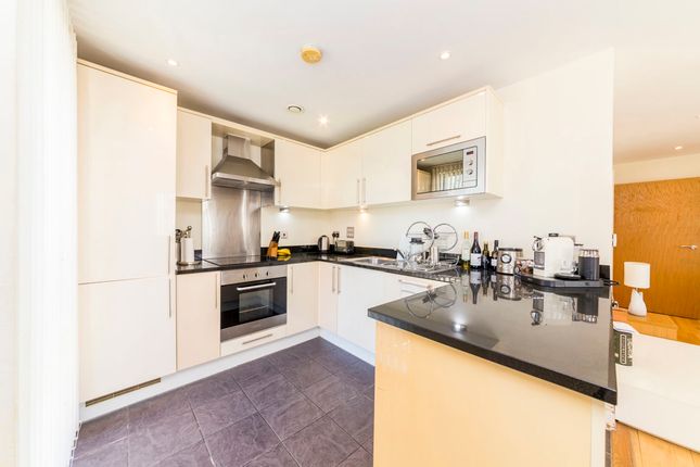 Flat 804, 15, Indescon Square, London photo 4