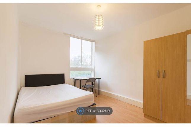 Flat, Arthur Wade House Baroness Road, London photo 3